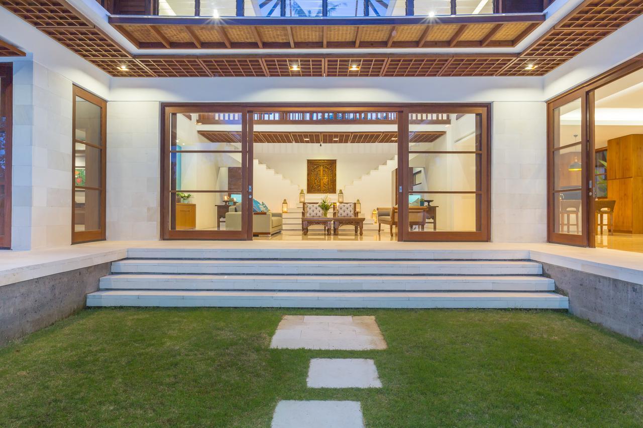 Villa Rusa Biru - Modern Villa With Private Pool And Cook In The Heart Of Berawa Canggu Exterior foto