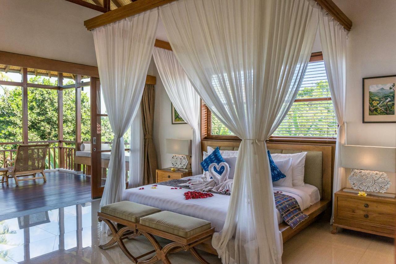 Villa Rusa Biru - Modern Villa With Private Pool And Cook In The Heart Of Berawa Canggu Exterior foto